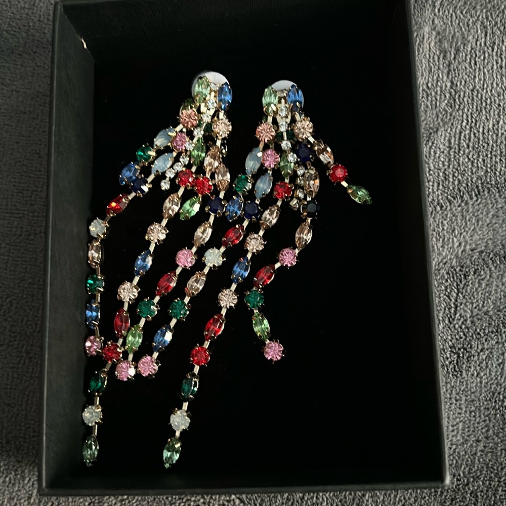Multi jewel stone pierced earrings.